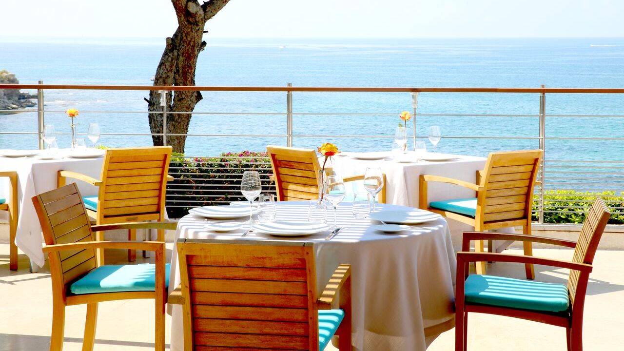 Réserver un chauffeur privé pour se rendre à la Villa Madie sur Cassis