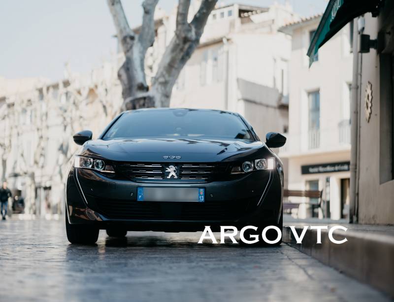 Chauffeur VTC Marseille 13, transfert aéroport, gare, hôtel, service premium, ponctualité, confort, réservation 24/7